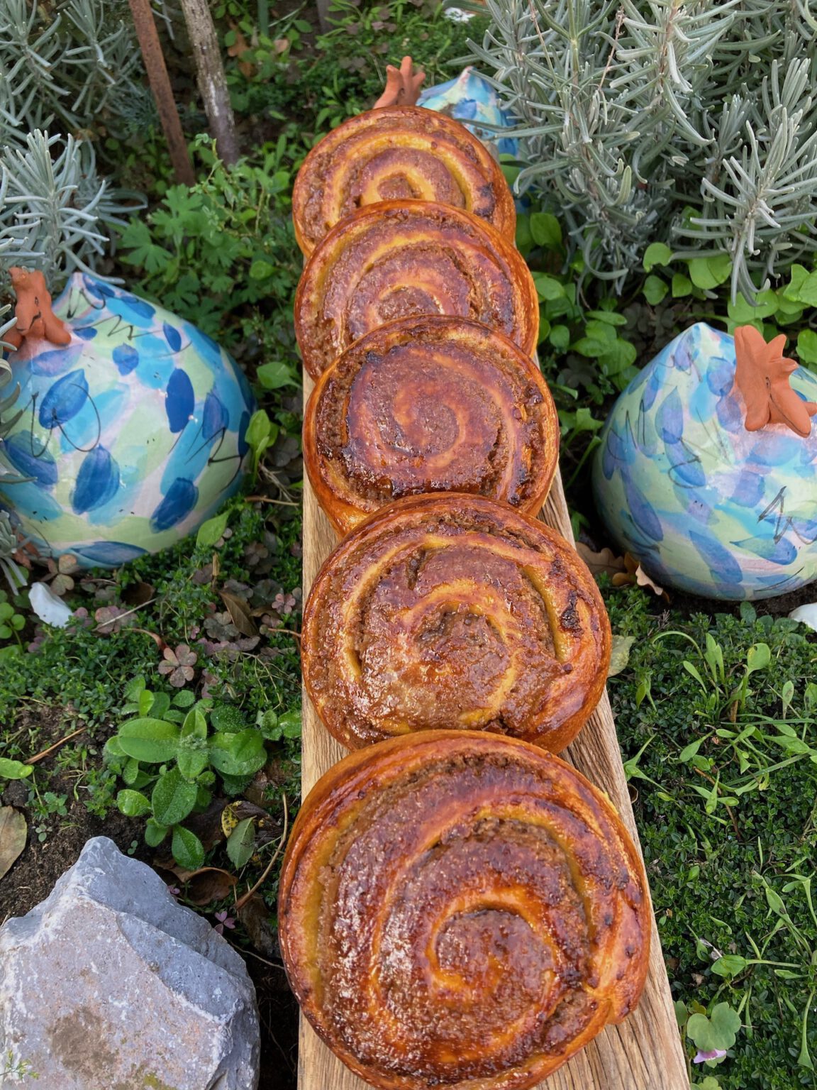 Kürbis-Walnuss Schnecken – Wildes Brot